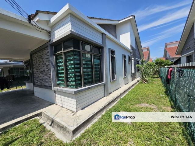 House for sale in Malaka
