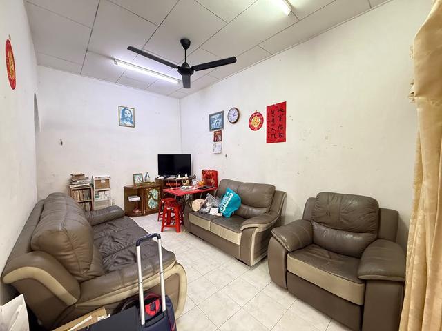 Terraced House for sale in Malaka