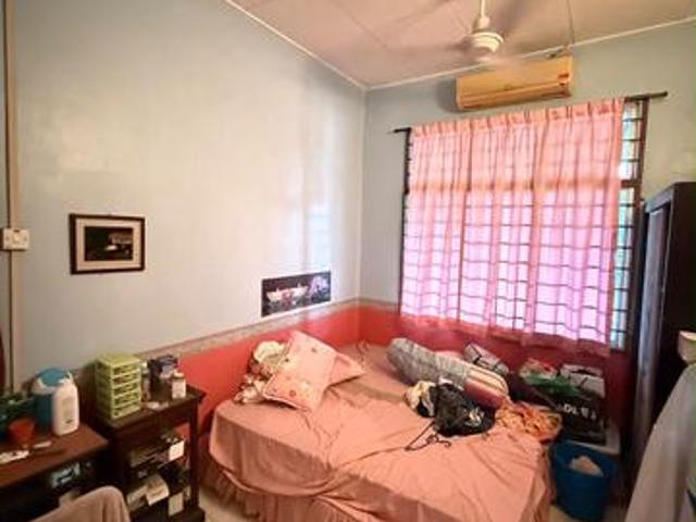 Terraced House for sale in Malaka