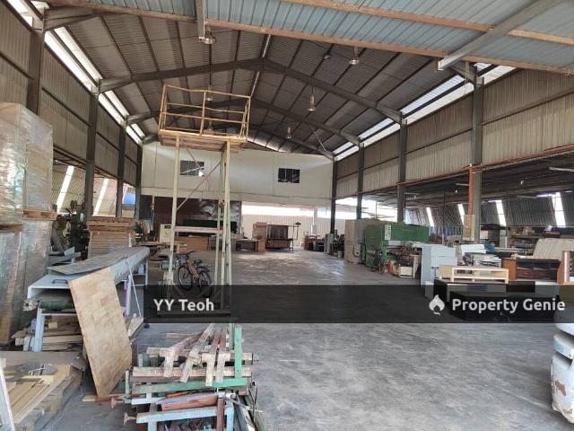 Warehouse for sale in Malaka