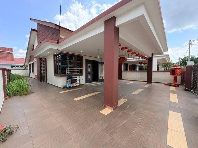 Residential House for rent in Malaka