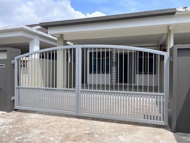 Terraced House for sale in Malaka