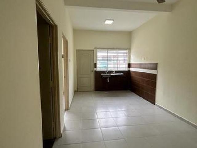 Terraced House for sale in Malaka