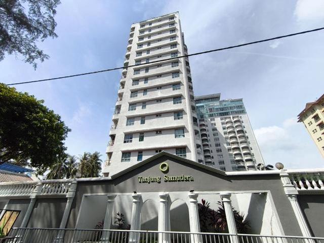 Condominium for sale in Malaka
