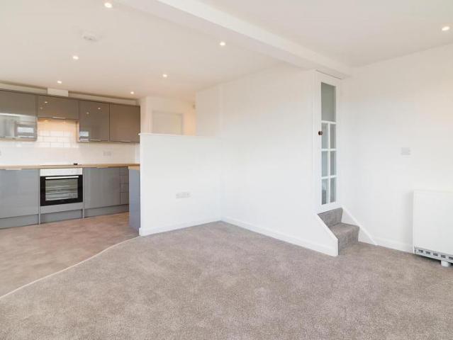 Apartment for rent in Kingsdown Park, The Bridge