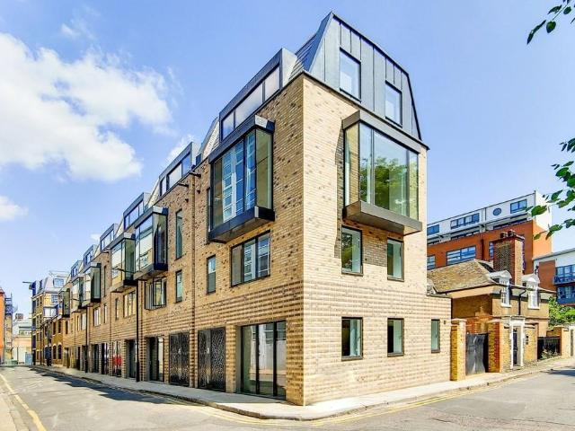 House for rent in Bermondsey Village, Greater London