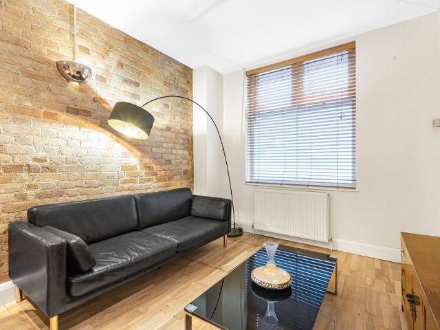 Apartment for rent in Bermondsey Village, Greater London