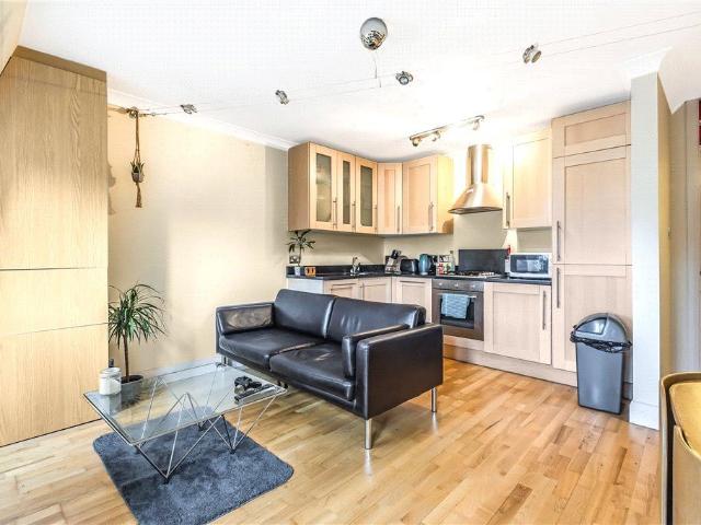 Apartment for rent in Bermondsey Village, Greater London