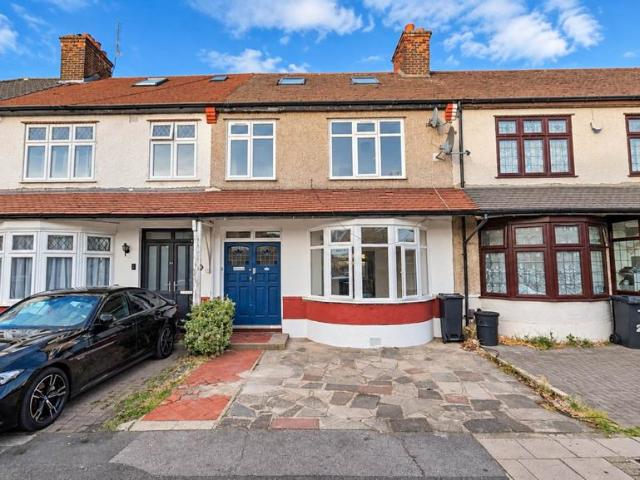 House for rent in London Borough of Redbridge, Greater London