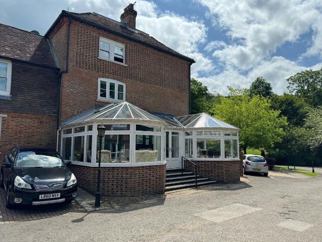 Apartment for rent in Fole, Surrey