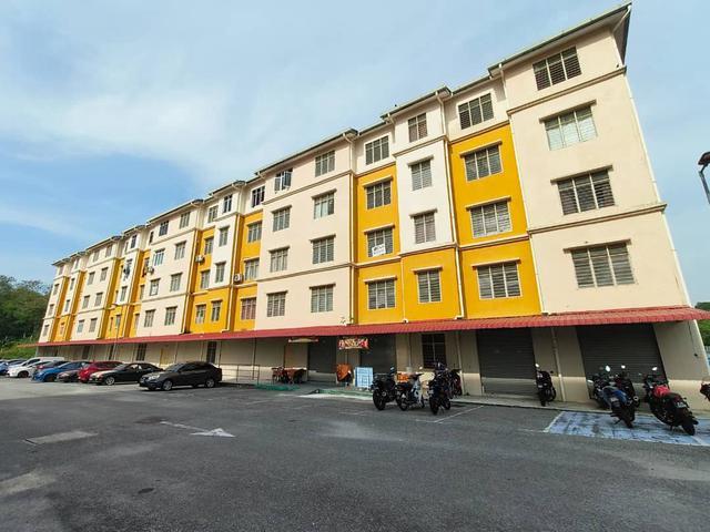 Flat for sale in Petaling, Subang Jaya