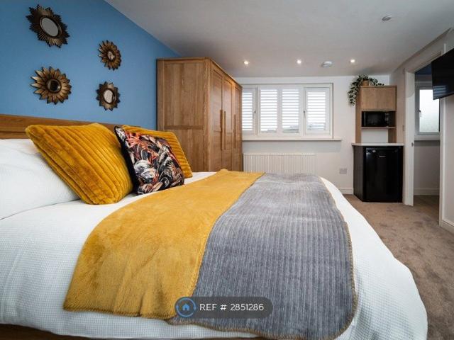 Room for rent in Pensnett, West Midlands