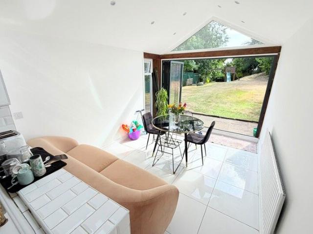 House for rent in Dixons Green, West Midlands