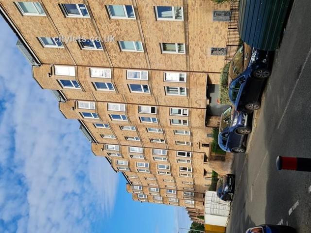 Flat for rent in Shawmoss, Glasgow