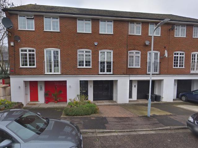 Studio for rent in Northwood, Greater London