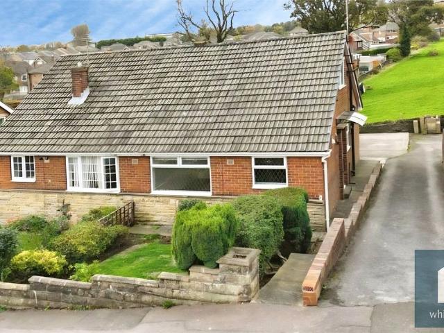 House for rent in Longwood, West Yorkshire