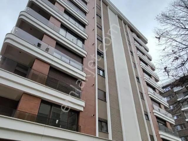 Çiftehavuzlar, Kadıköy içerisinde satılık mülk