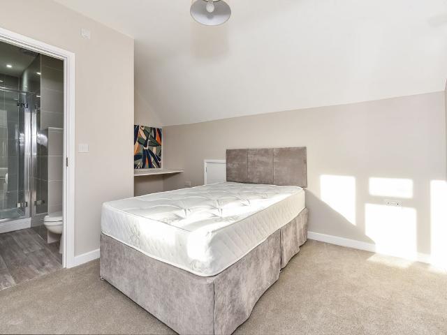 Room for rent in Weeke, Harestock