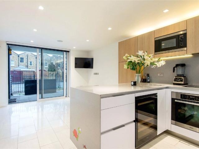 House for rent in Hoxton, Greater London