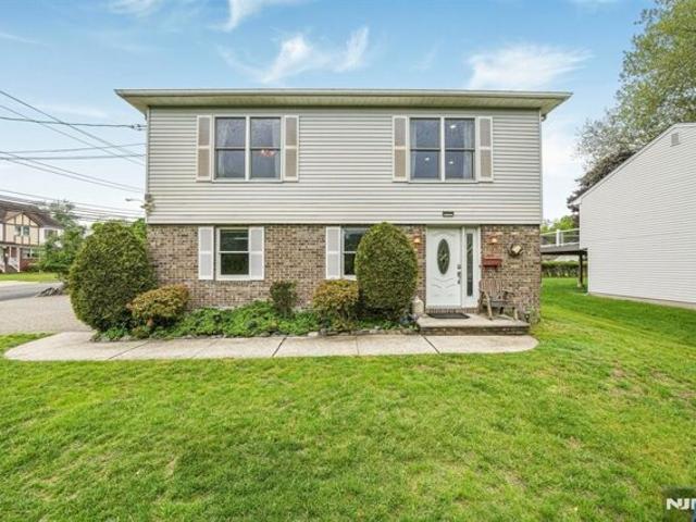 House for sale in Northvale, New Jersey