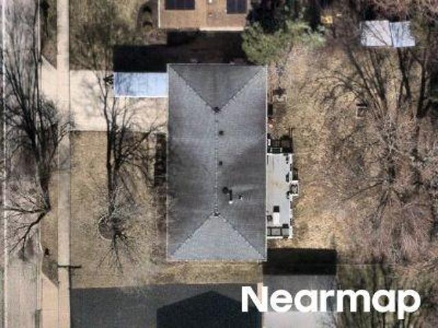House for sale in Mchenry, Illinois