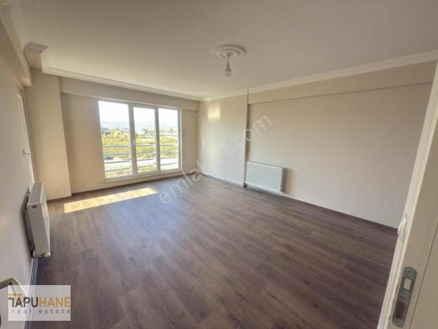 Yenimahalle Mahallesi, Hendek içerisinde kiralık mülk