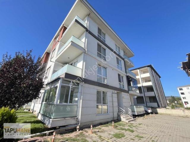 Yenimahalle Mahallesi, Hendek içerisinde kiralık mülk