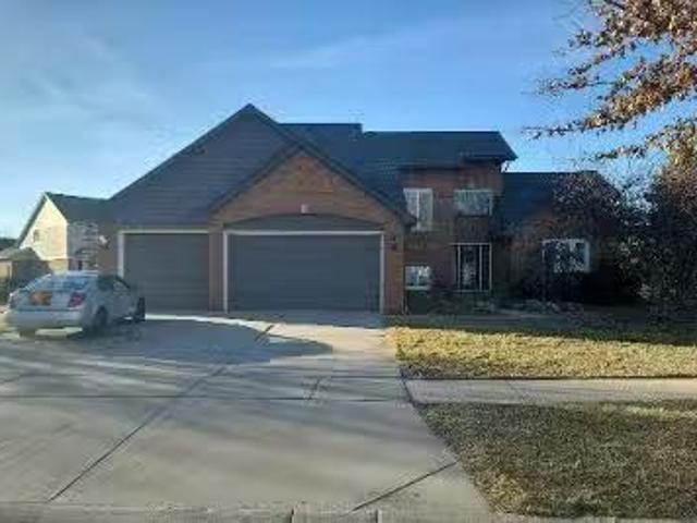 House for sale in Macomb