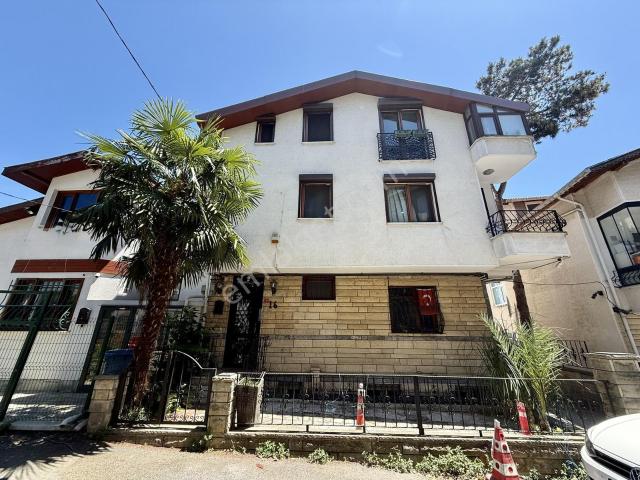 Tarabya Mahallesi, Sarıyer içerisinde satılık Villa