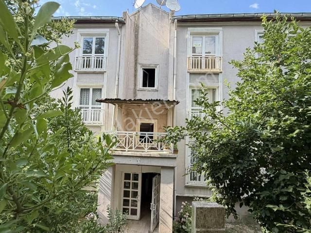 İzmit, Kocaeli içerisinde satılık mülk