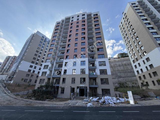 İzmit, Kocaeli içerisinde satılık mülk