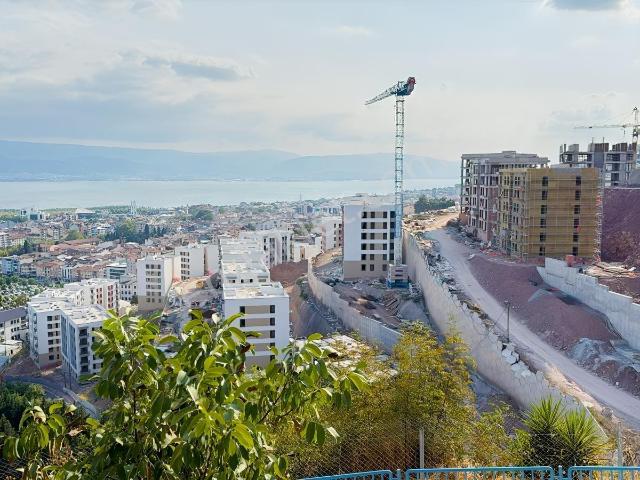 İzmit, Kocaeli içerisinde satılık Bina