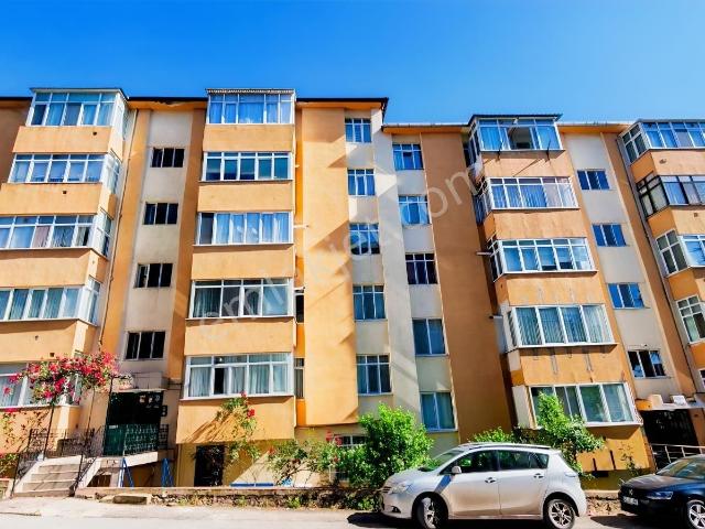 İzmit, Kocaeli içerisinde satılık mülk