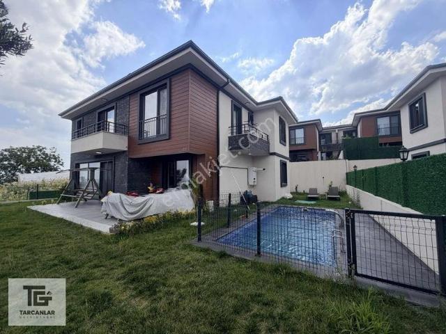 İzmit, Kocaeli içerisinde satılık Villa