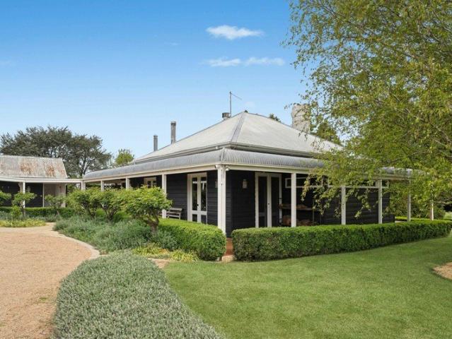 Cottage for sale in Guyong, Cabonne Council