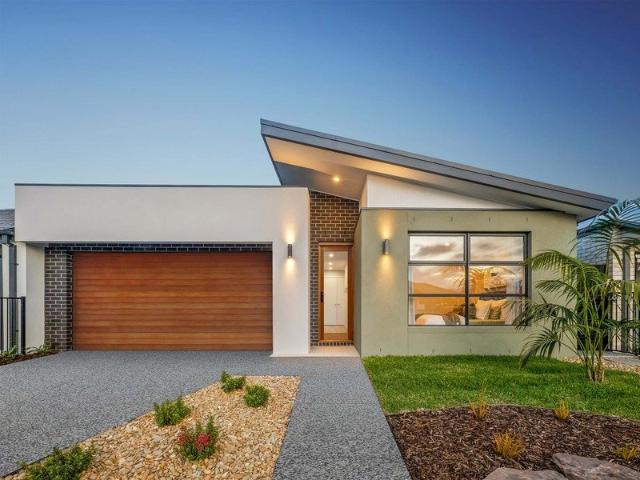 Cottage for sale in Warragul, Victoria