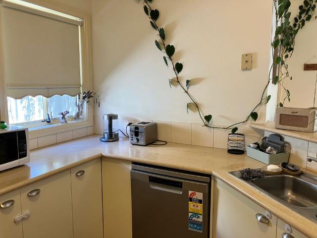 Room for rent in Tarneit Gardens, Melbourne