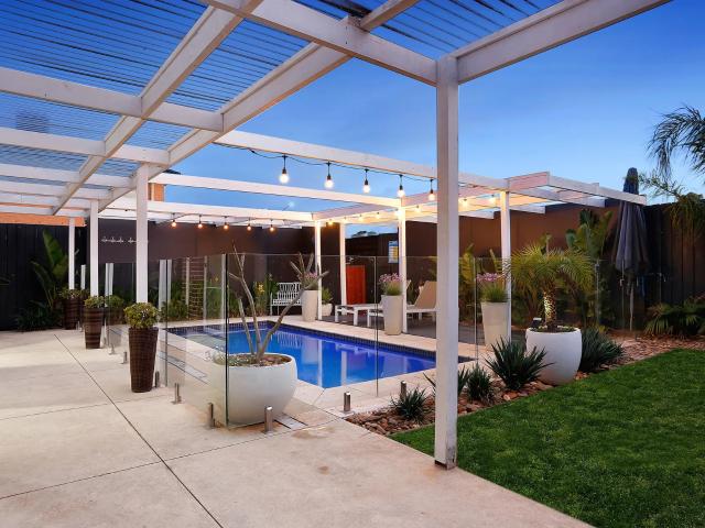 House for rent in Manhattan Place, Melbourne