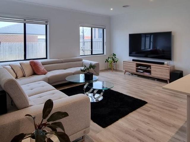 Room for rent in Camerons Creek, Victoria