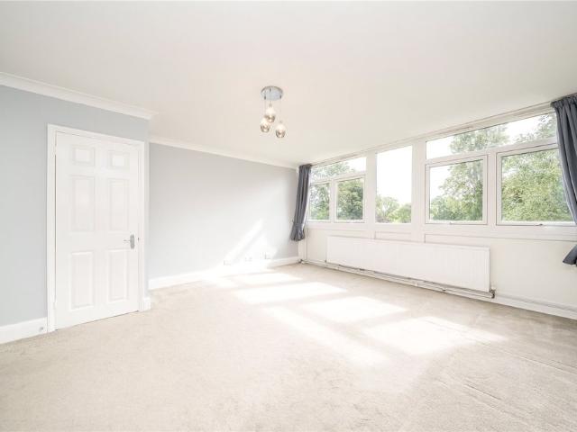 House for rent in Middle Park, Greater London