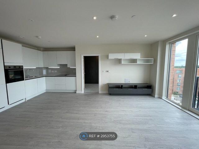 Apartment for rent in Lane, Greater London