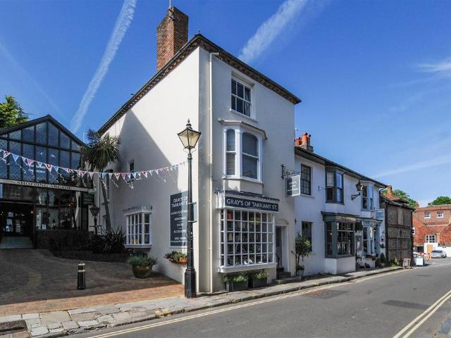 Apartment for rent in Arundel, Clapham