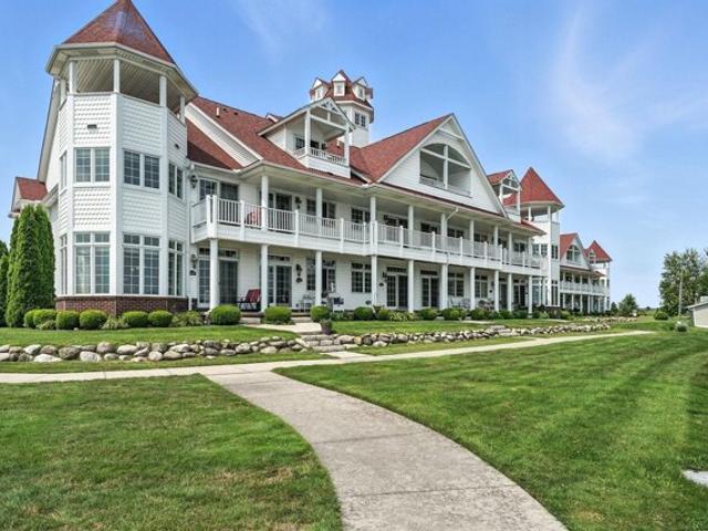 Condo for sale in Algonac
