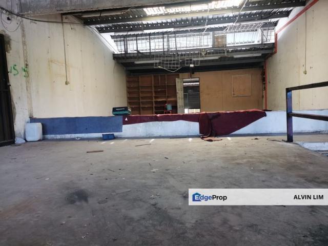Warehouse for rent in Sendayan Village, Negeri Sembilan