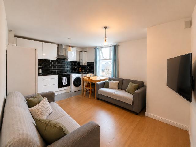 Apartment for rent in Stockwell, Greater London