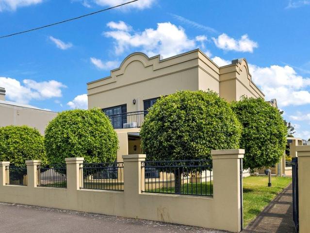 Townhouse for sale in Newcastle, Newcastle-Maitland