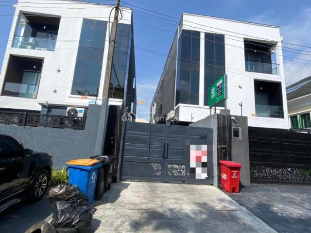 Detached house for sale in Eti Osa, Lagos