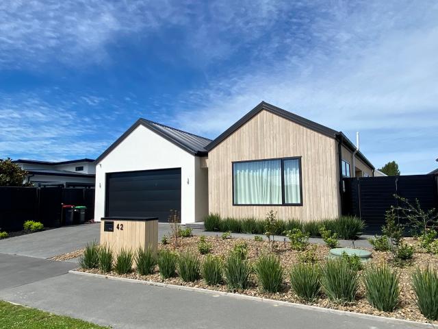 House for rent in Chaslands, Canterbury