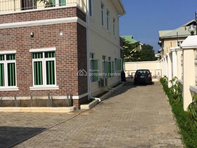 Duplex for sale in Eti Osa, Lagos