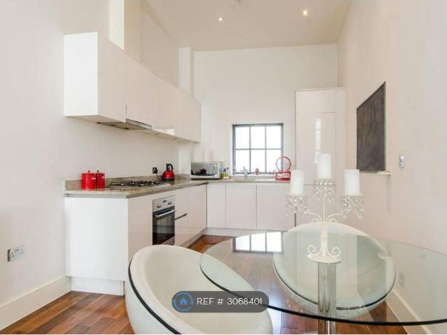 Apartment for rent in St. George in the East, Greater London